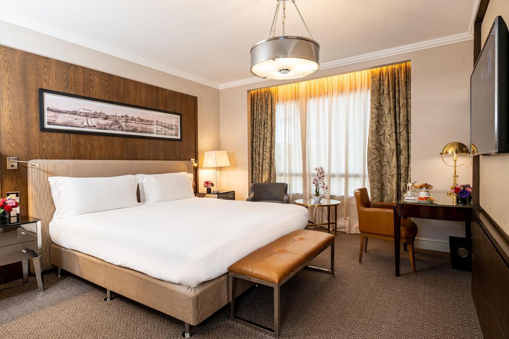 Deluxe Room,1552037041:JPEG